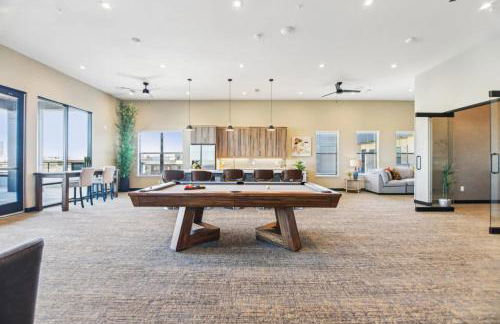 Trendy 1BR w 10ft Ceilings FREE Parking Pet Friendly - Foto 55