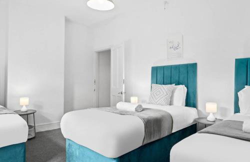 Stylish 3 Bed House - Garden - Parking - Netflix 181TA - Photo 3
