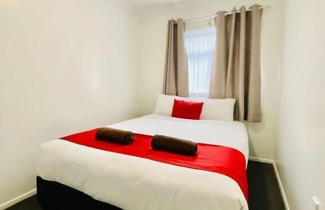 Stanley Apartments - Photo 7