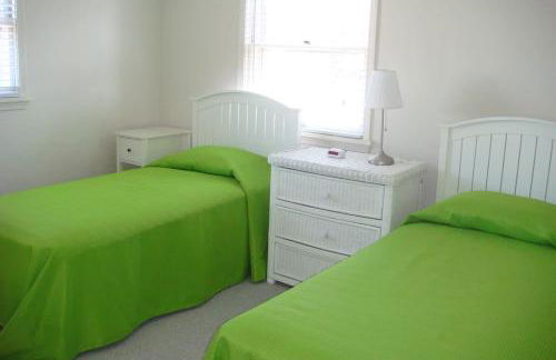 Lakefront Home in Madison - Private Beach - Photo 20