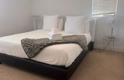 LA Dream Gem - Beautiful Home with Spa - Foto 15