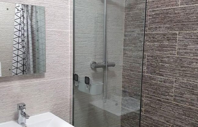 Immaculate 2-bed Apartment in Leigh - Foto 14