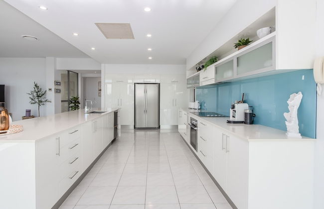 Mermaid Beach Luxury Penthouse - Photo 21