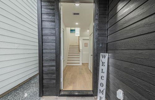 Cozy Duplex Mins to DT/ MCTR, free wi-fi/ Parking - Photo 3