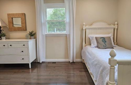 Stay a While in Niantic, Comfort by the Coast - Foto 20