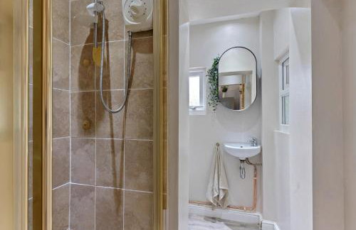 Birmingham Gem-Stylish 5 Bed house near NEC, BHX, HS2 - Huge Parking & Fast WiFi! - Foto 41