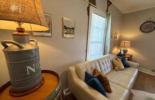 1920 Brick House-Hot Tub-Outdoor Brickoven Pizza-Pets-Breweries - Foto 49