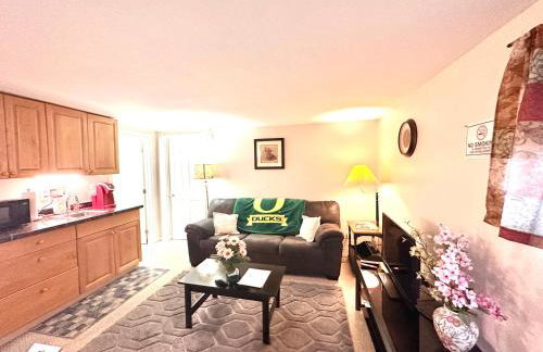 Emerald City Studio Suite - Photo 7