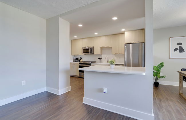 Walkable DC View Apartments - Photo 42