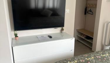 Charmant Studio avec terrasse et parking privé - Foto 3