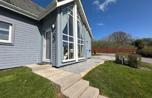 Trewhiddle Retreat V14 by Together Travel - Luxury 4-Bedroom Villa - Foto 2