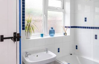 Quaint 3 bed Cottage in central Dorking with parking - Foto 20