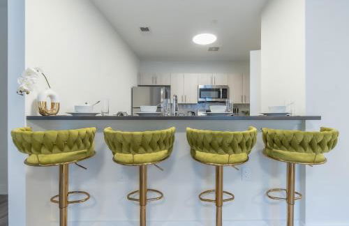 Opulence in Olive 4 bedrooms, 4 baths with 10 beds, Park 2 cars FREE - Foto 14