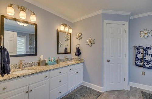 Lakefront Home for Families and Groups - Private Pool, BBQ, Paddle, Fishing - Foto 25