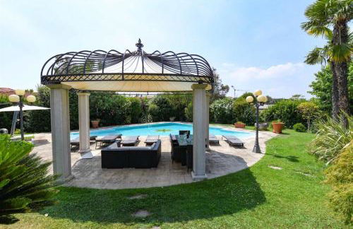 Private Luxury Villa with Pool - Foto 16