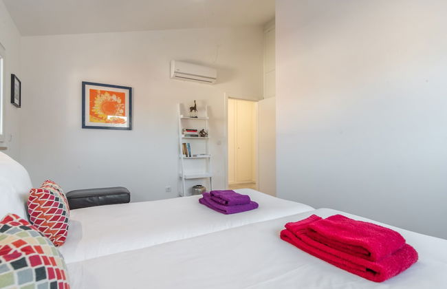 LV Premier LA2 Pool AC Garden sea View - Photo 2