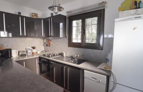 Hermosa Casa Moderna a 500m de la Playa con Aire y Wifi - HISP-7-5 - Foto 16