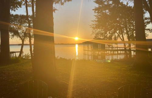 Luxe Lakehouse with Sunset Views on Lake Palestine! - Foto 36