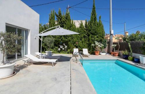 Villa Paloma with private pool, located 350m to the sea and tram station! - Photo 3