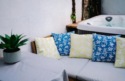 Town Centre Oasis with Two Hot Tubs - Photo 21