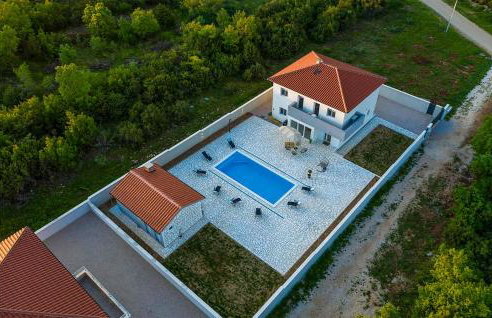 4 Bedroom Cozy Home In Donja Jagodnja - Foto 18