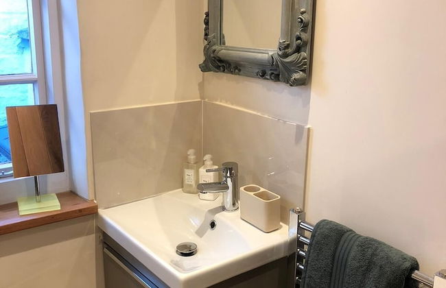 2 Bed Cottage - Sleeps 4 - Parking - Wifi - Foto 8