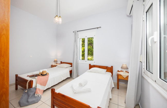 Villa Dimitris Large Private Pool Walk to Beach Sea Views A C Wifi Car Not Required Eco-frien - 1923 - Foto 44