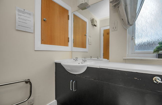 Tony Asga - Coady Apartment - Photo 21