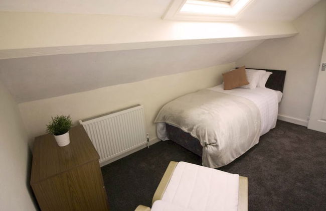 RoomTel - Brook House - Photo 13