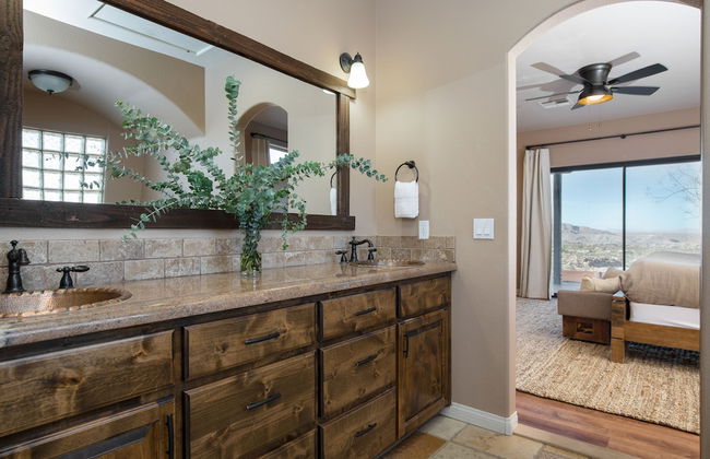 Desert Stone by Avantstay Contemporary Desert Oasis With Pool & Hot Tub - Photo 15