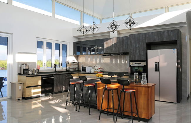 Lake Side Deluxe Villa - Photo 11