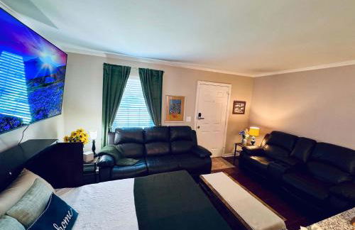 Gorgeous Condo across from Vet School - Foto 17