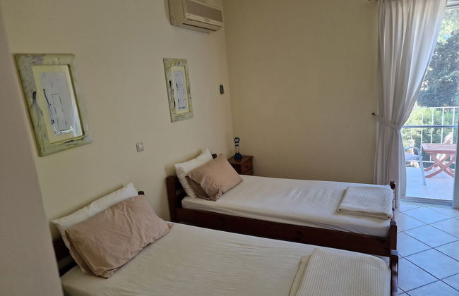 Skala - Villa - Sleeps 7 - Parking - Garden - Photo 5