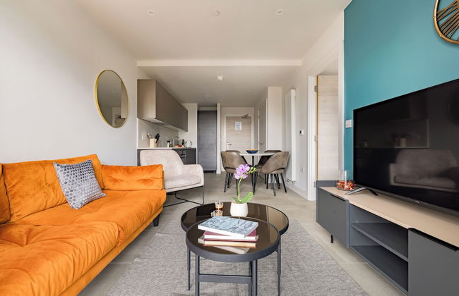 Leeds Centre by Charles Hope - Photo 13