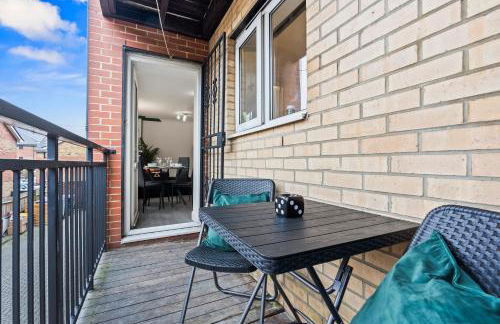 2 Cosy Bedroom Sleeps 6 02 Arena Perfect for Contractors Families and Groups - Photo 41