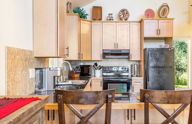 Harborview Getaway by Avantstay Walk to Beach - Photo 14