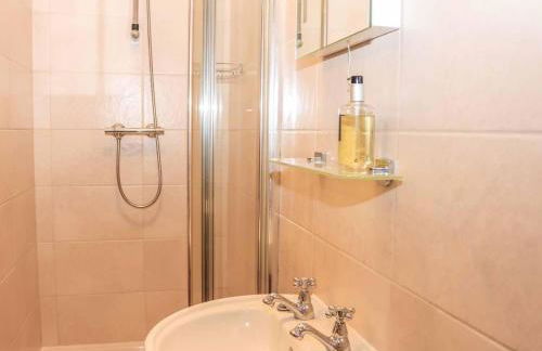 The Church Inn Cottage - Photo 9