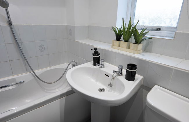 Beckton Docklands - 1 Bedroom - Sleeps 4 - Wifi - Foto 15