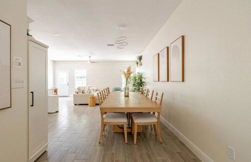 4 Bedroom 3 Full Bath Boho Oasis Saltwater Pool Near Downtown, North of Hyde Park Sleeps 12 Pets OK - Foto 8