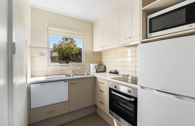 Bay View Villas - Photo 25