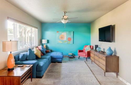 Mid century modern condo near Old Town, pool & BBQ - Foto 1