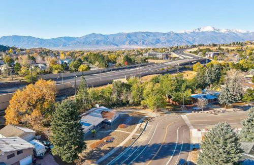 Large Pet-Friendly Sleeps 10 Near Palmer Park - Foto 6