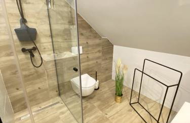 Apt FIONA2 Centrum700m Parking Bezpłatny Monitorowany Salon TV Sypialnia Tv Łazienka Kuchnia Rekuperacja - Photo 16