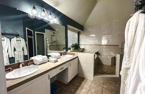 Maple House Romantic Getaway WHot Tub Near IAH - Foto 11