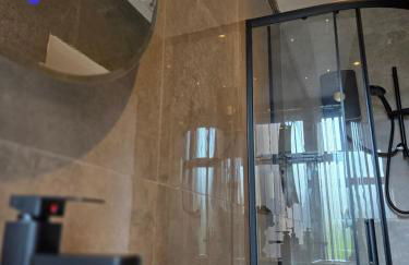 Deluxe 2BR Apartment Near City Center - Sleeps 6 - Foto 49