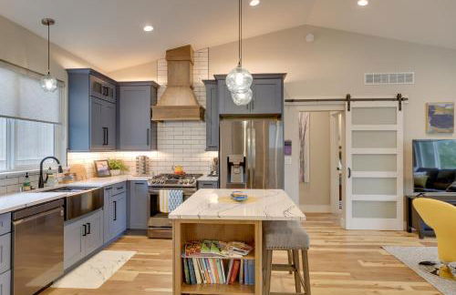 Anchorage Apartment with a View about 3 Mi to Airport - Photo 11