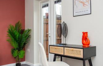 Vacant Nest Cleveland Close Central Parking - Photo 20