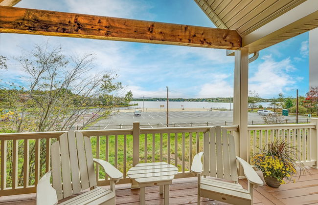 Pocono Paradise by Avantstay Lakeside Retreat, Hot Tub, Game Room, Near Beach - Foto 79