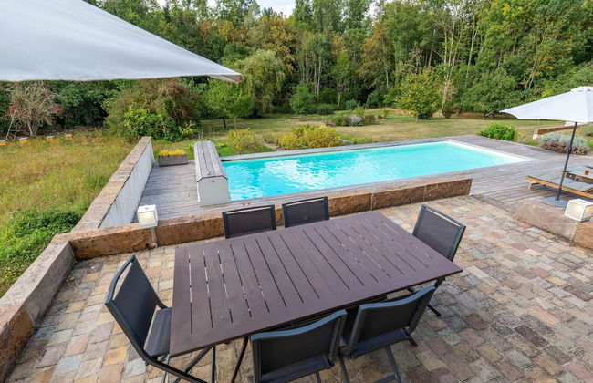 Charming Holiday Home in Yevre-la-ville With Pool - Foto 64