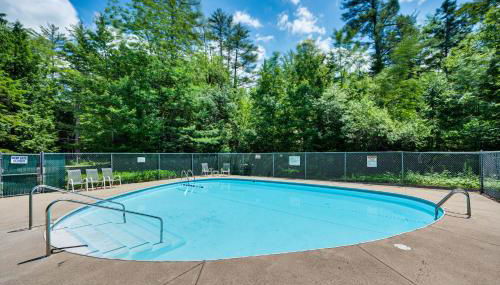 Bartlett Vacation Rental with Wraparound Deck! - Photo 3